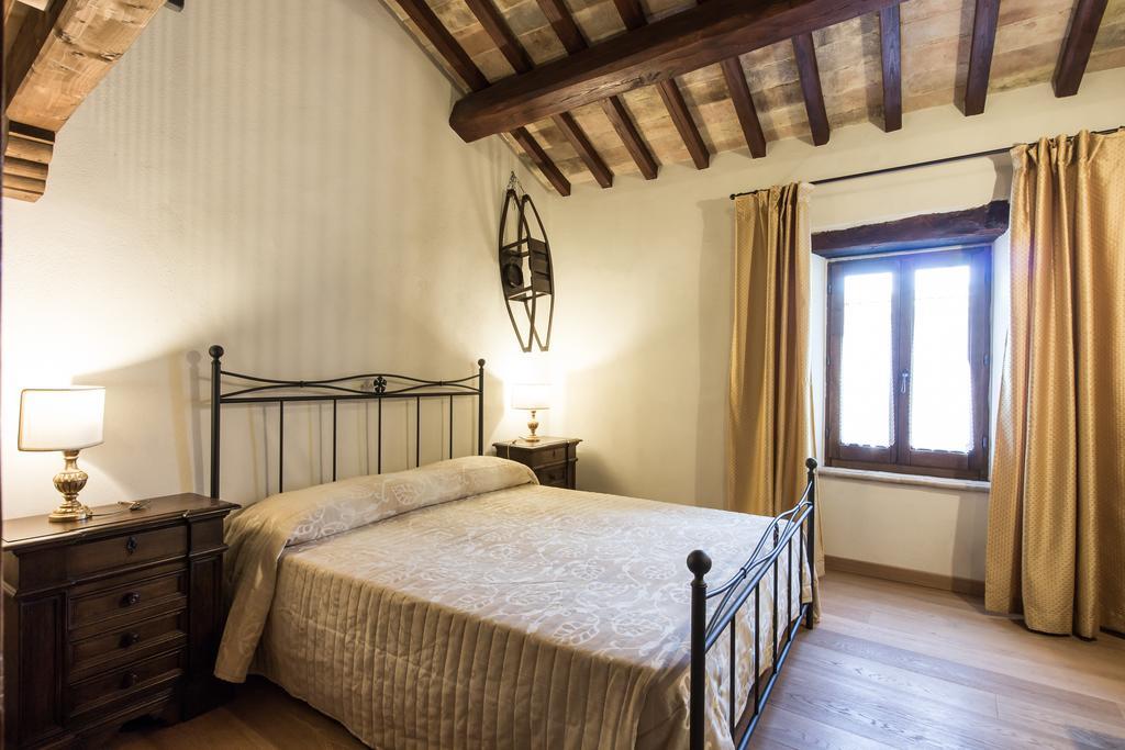 Domus In Castro Bed & Breakfast Montecchio  Ruang foto