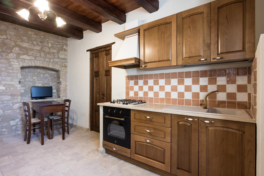 Domus In Castro Bed & Breakfast Montecchio  Ruang foto