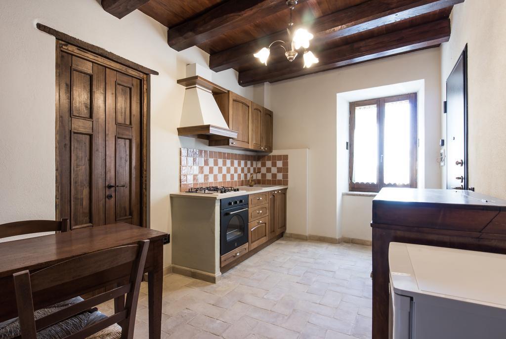 Domus In Castro Bed & Breakfast Montecchio  Ruang foto